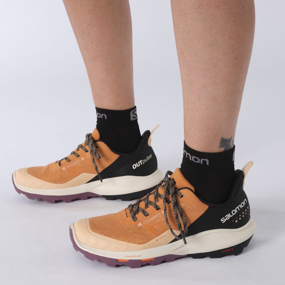 Women's Salomon OUTPULSE GORE-TEX Hiking Shoes Apricot/Black | JNFL-32586